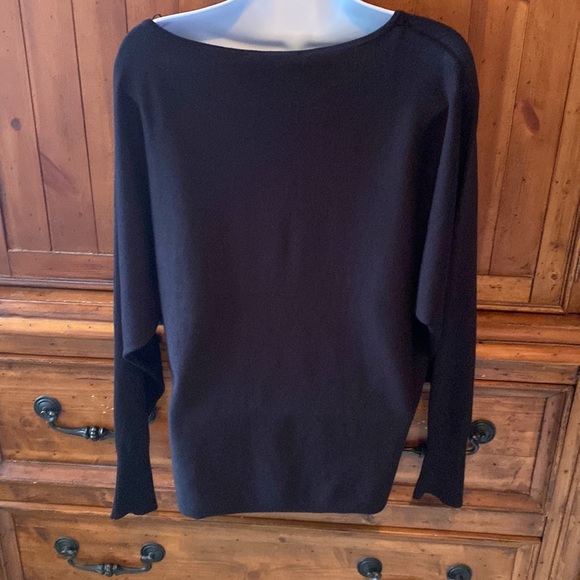Cyrus black sweater size Medium 80% rayon and 20% nylon - Picture 8 of 9